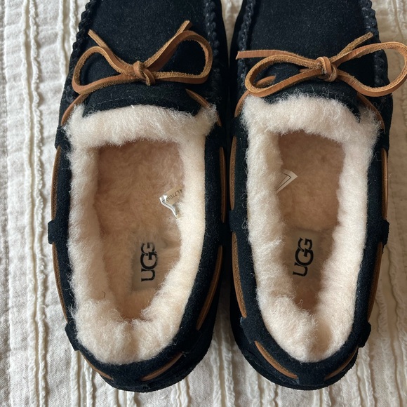 UGG Dakota Moccasin Slippers - Picture 12 of 13
